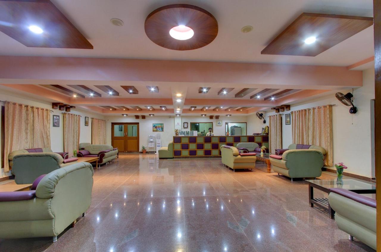 Kanthi Resorts Badami Bāgalkot Exterior foto