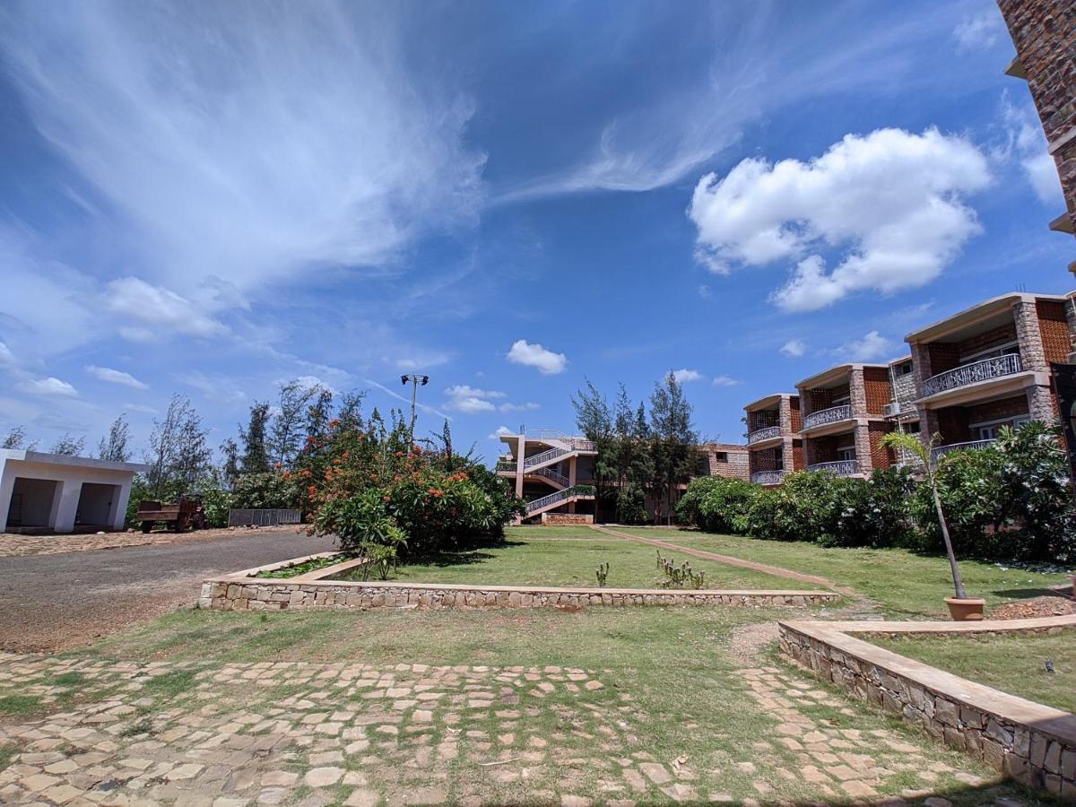 Kanthi Resorts Badami Bāgalkot Exterior foto