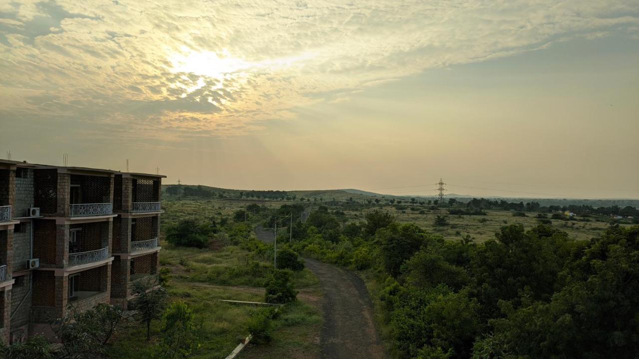 Kanthi Resorts Badami Bāgalkot Exterior foto