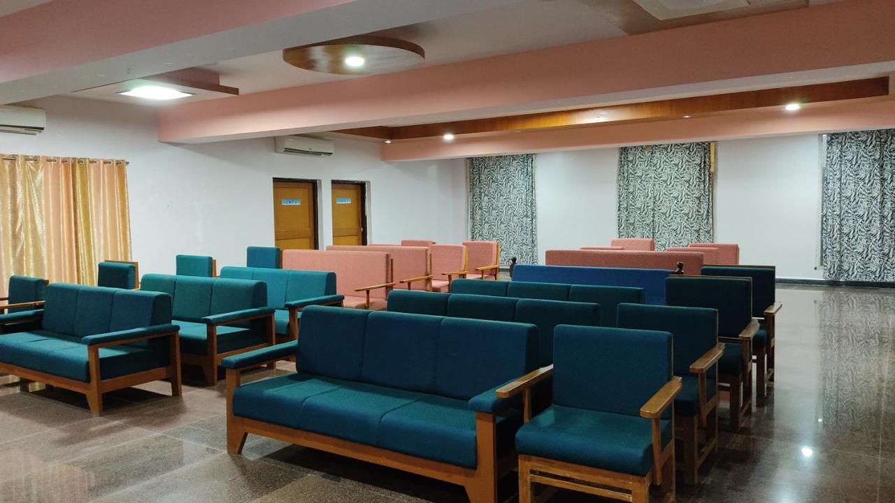 Kanthi Resorts Badami Bāgalkot Exterior foto