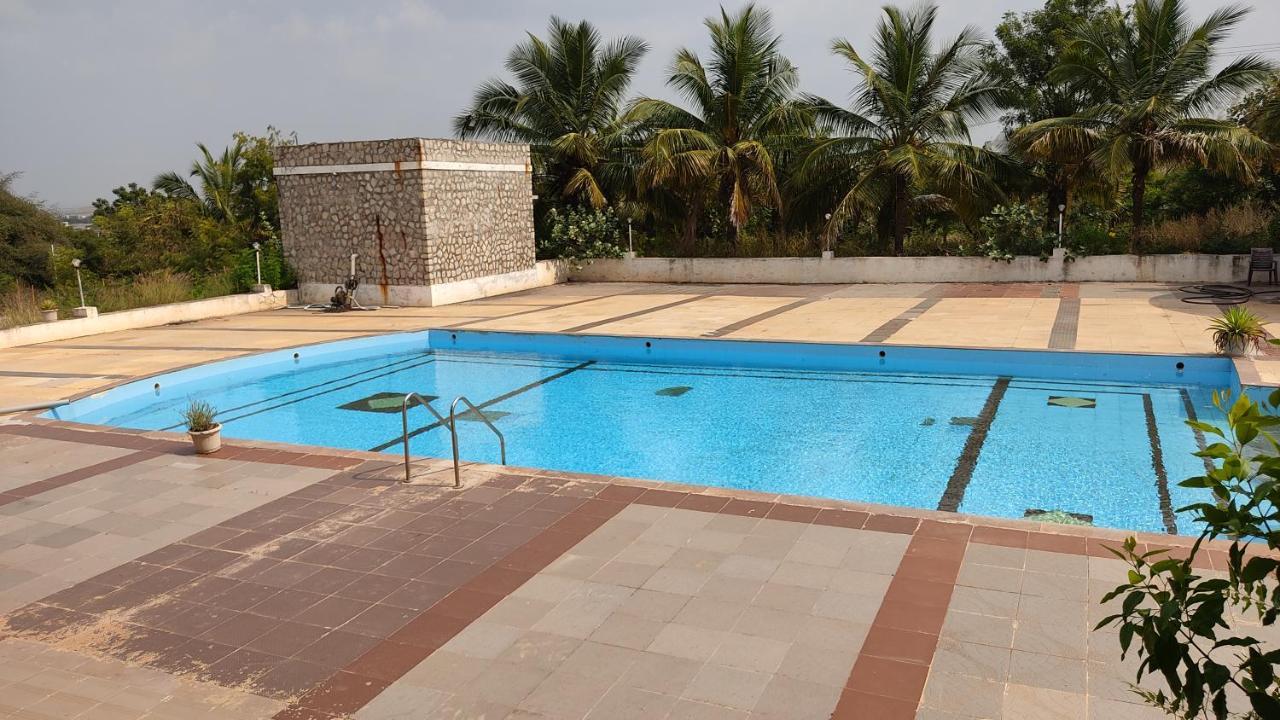 Kanthi Resorts Badami Bāgalkot Exterior foto