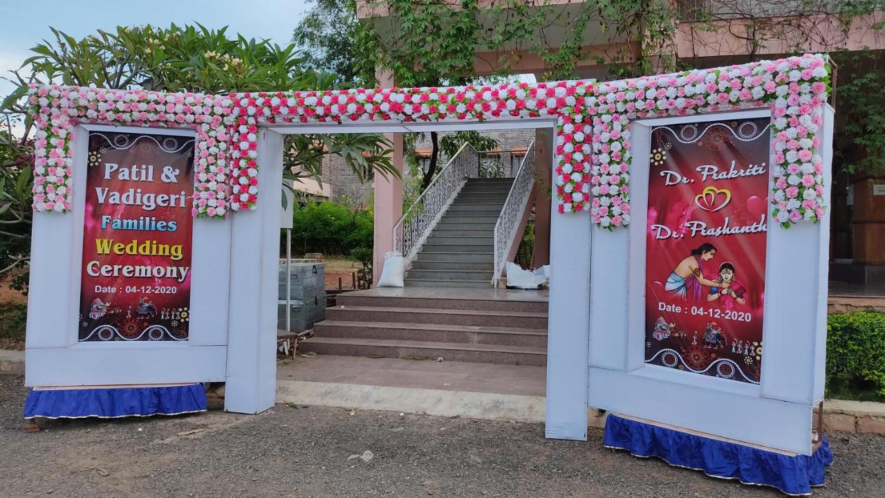 Kanthi Resorts Badami Bāgalkot Exterior foto