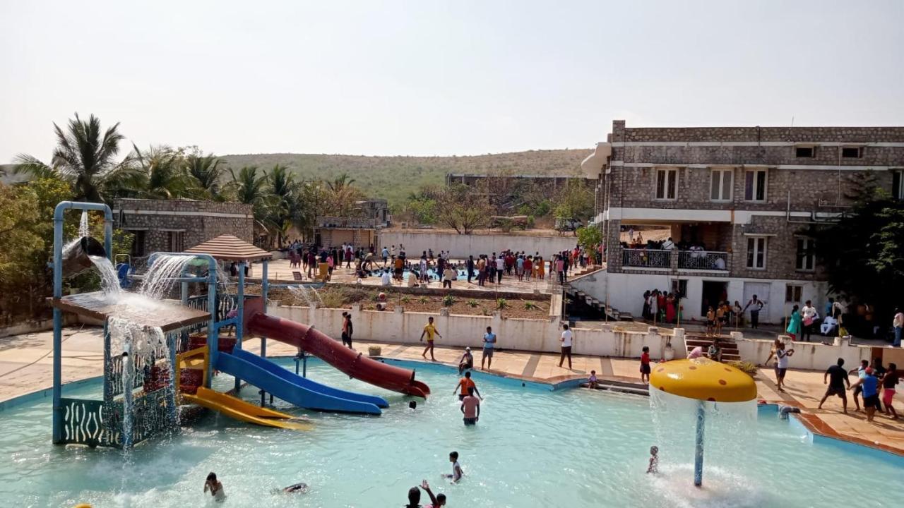 Kanthi Resorts Badami Bāgalkot Exterior foto